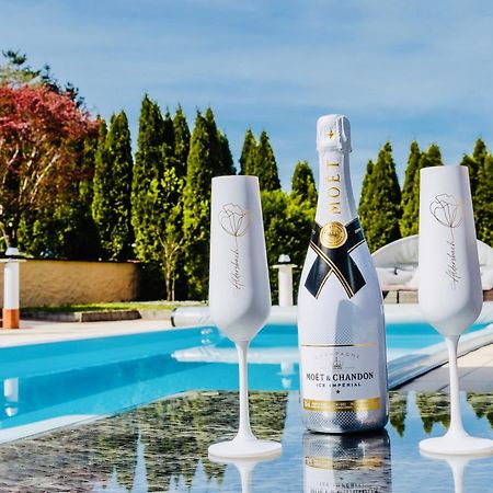 5 Sterne Centurion Ferienhaus Villa 2 Pools 86 Zoll Tv Aldersbach Buitenkant foto