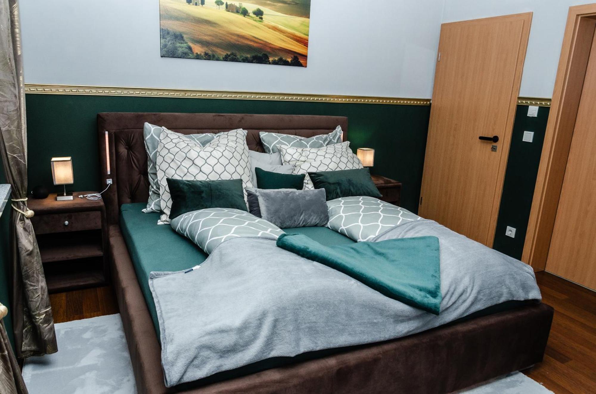 5 Sterne Centurion Ferienhaus Villa 2 Pools 86 Zoll Tv Aldersbach Buitenkant foto